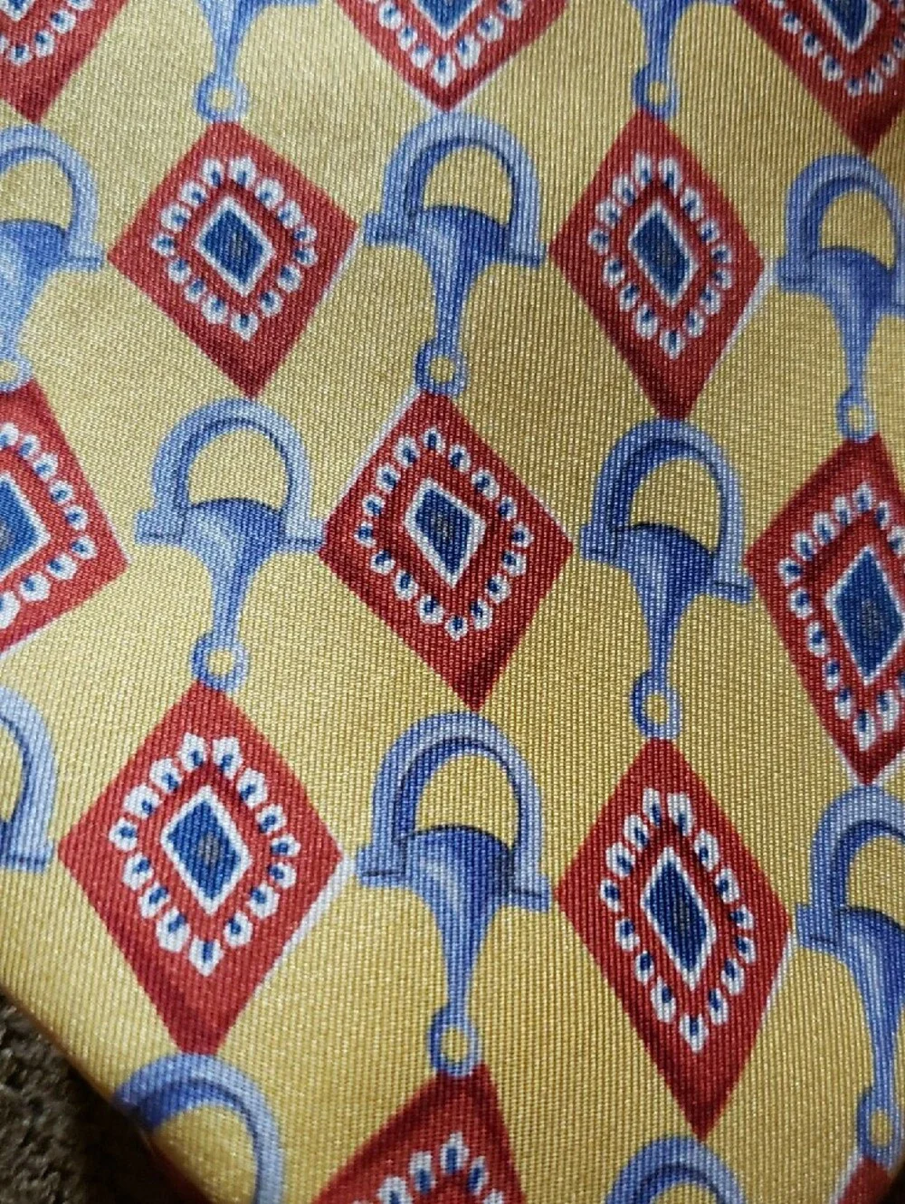GUCCI Yellow Geometric Silk Tie with Red and Blue Motif
